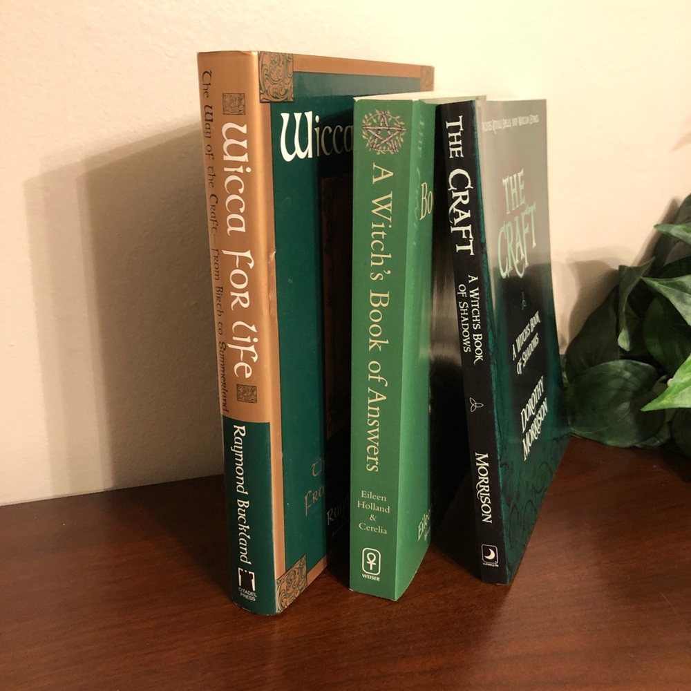 3 Book Bundle - Picture 9 of 10